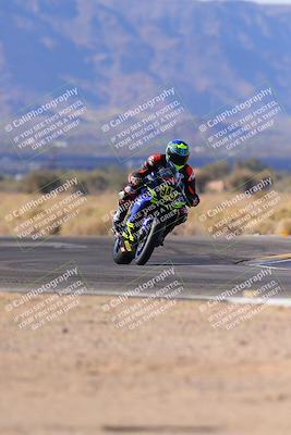 media/Dec-17-2023-CVMA (Sun) [[bf0c04832d]]/Race 2 Amateur Supersport Open/